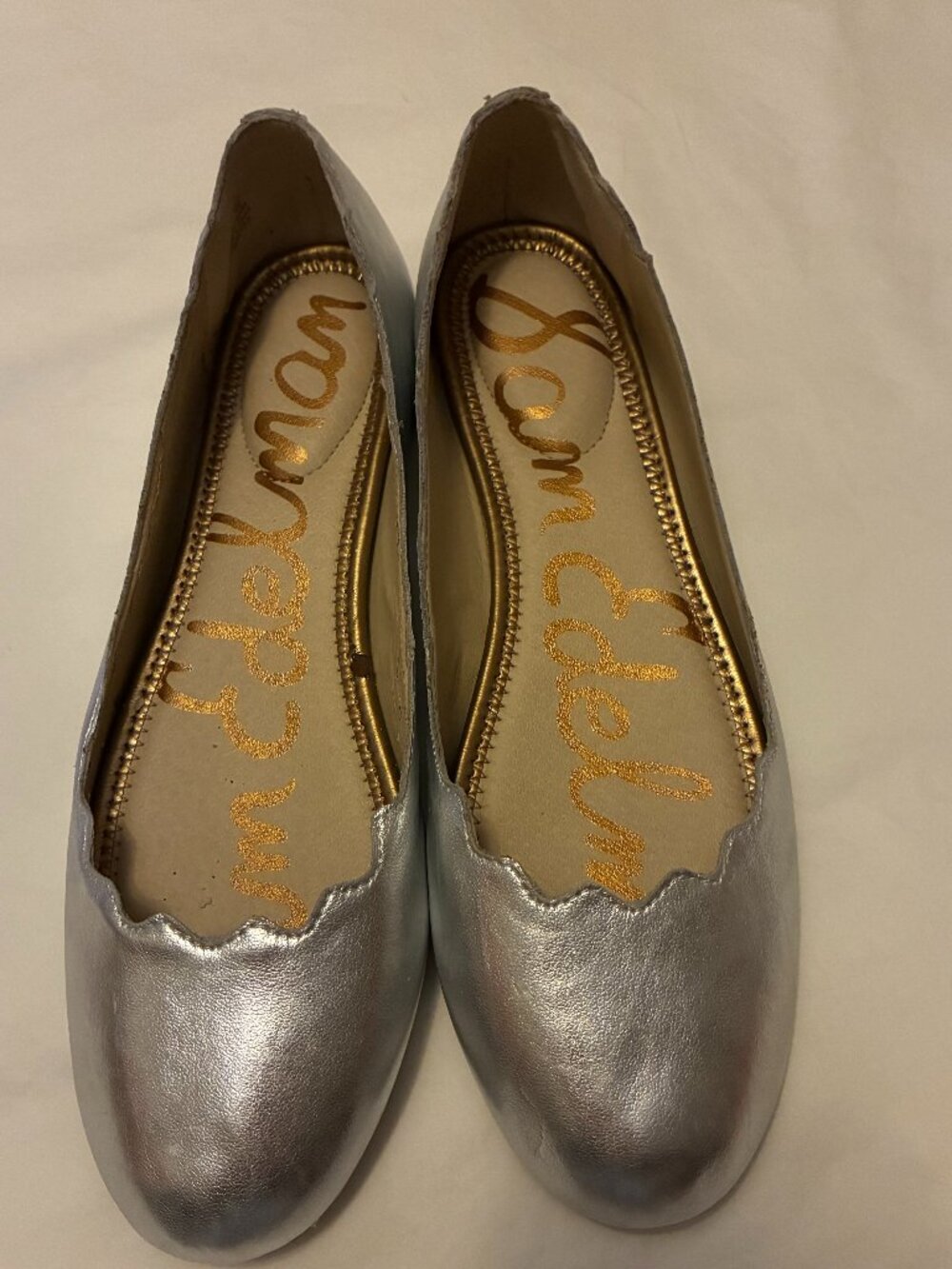 Sam Edelman silver scalloped flats - size 8